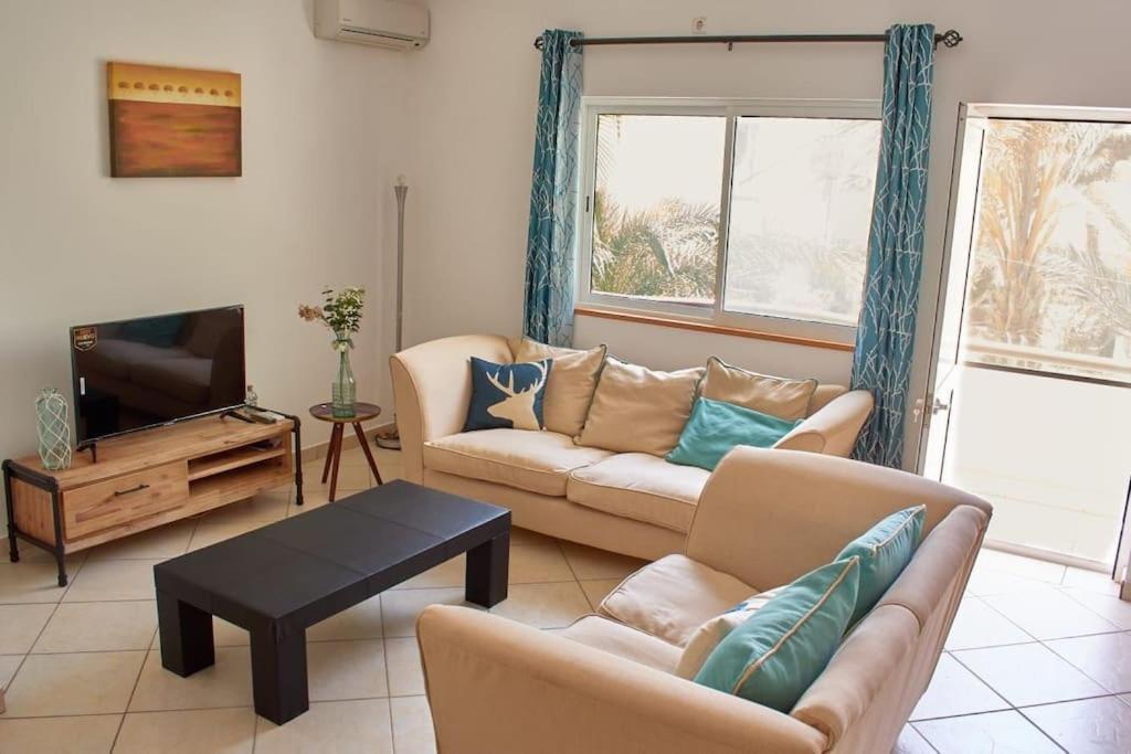 Apartamento T3 Encantador Com Piscina Wifi E Perto De Praia サンタ・マリア エクステリア 写真