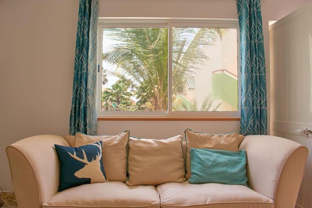Apartamento T3 Encantador Com Piscina Wifi E Perto De Praia サンタ・マリア エクステリア 写真