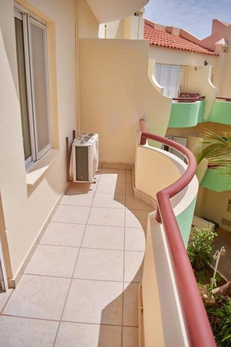 Apartamento T3 Encantador Com Piscina Wifi E Perto De Praia サンタ・マリア エクステリア 写真